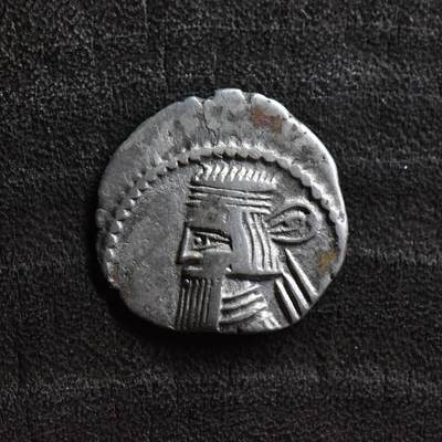 【良泉】第38期【直播场】9月18日晚19.30点开拍！ 组，西方古代钱币、丝路杂项专场  - 【美品】公元10-38年【古波斯】帕提亚（安息）阿塔巴努斯二世，一德拉克马银币，3.45克