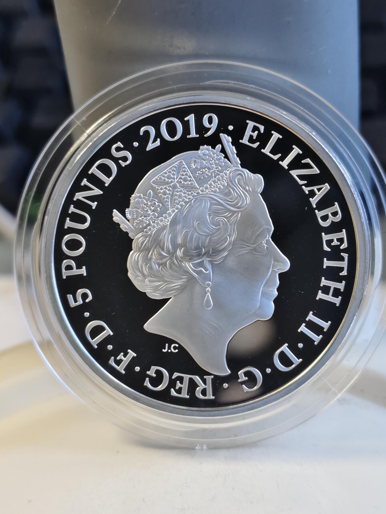 第168期拍卖【长期征集拍品】 英国2019年维多利亚女王诞辰200周年5英镑银币，925银，28.28克，发行7500枚