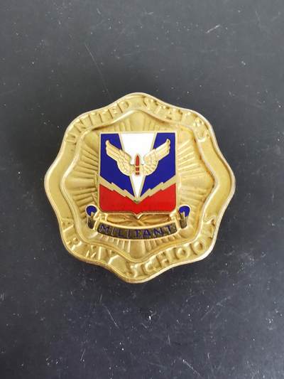老王徽章第137期 - 美国防空兵学校证章    大尺寸   直径56mm