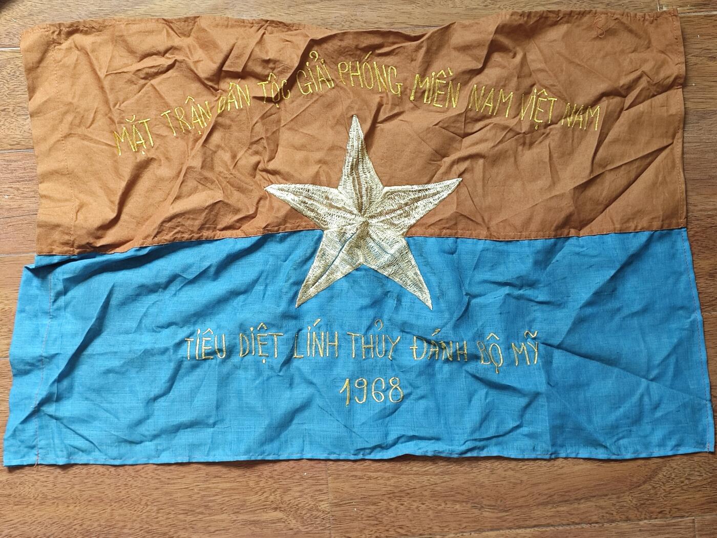 RimeNova韵星2025军品类夏季拍卖会-- RimeNova 2025 Summer Militaria Sale 越南南方共和国（越共）战时时期国旗（品相如图）