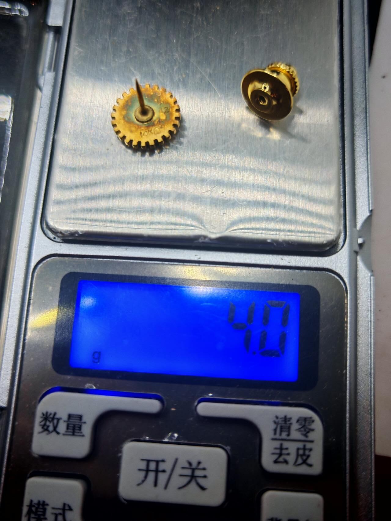 凯旋世界勋赏（第15期）（欢迎送拍）（对拍品有疑问请询问客服，不接受到手刀，出价默认拍品品相。请认真阅读拍卖规则！出价默认已认可！）（收到货请录制开箱视频，无视频概不处理问题。） 扶轮社章一对14k金制