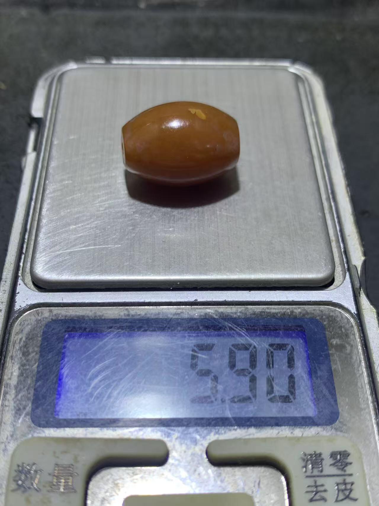 精美罕见冻料战国红玛瑙随形桶珠一个