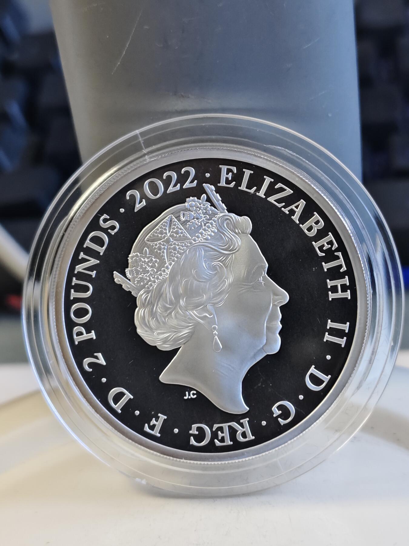 第168期拍卖【长期征集拍品】 英国2022年城市景观系列2罗马1盎司精制纪念银币，999银，发行2000枚，有氧化