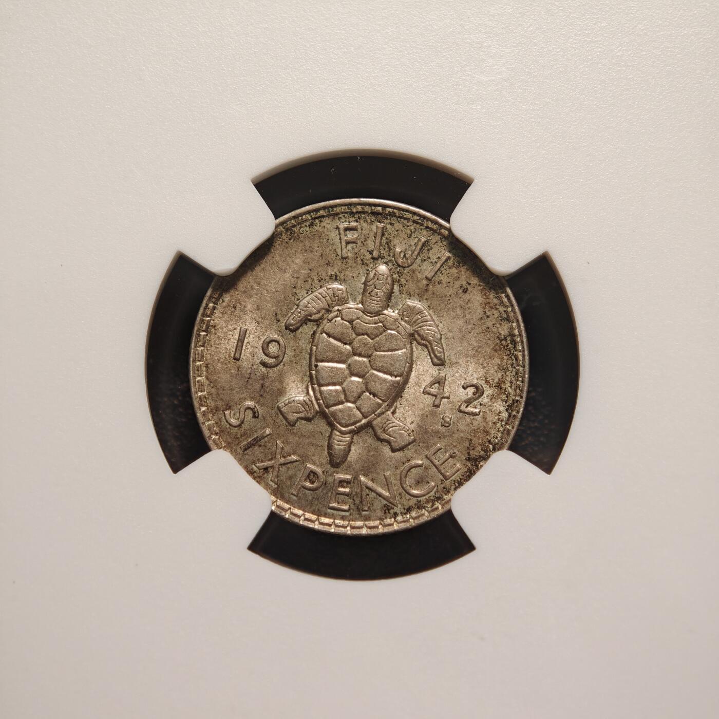 【德藏】世界币章拍卖第139期（拍品征集中~欢迎藏友联系） 1942年 斐济6便士银币 NGC MS64 淡包浆