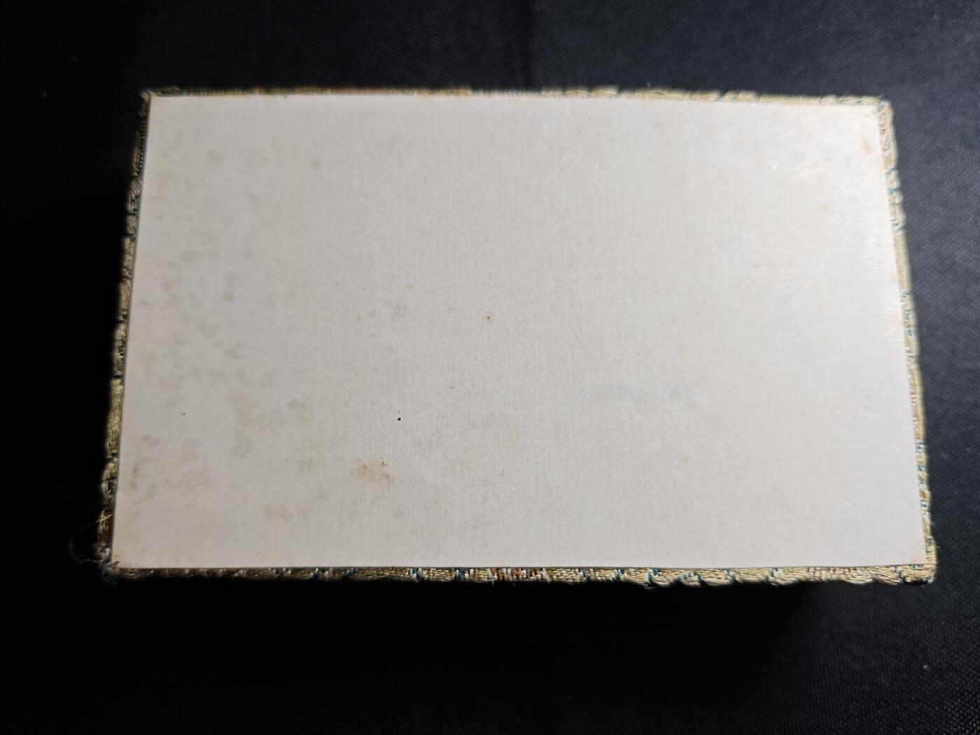 KK钱币收藏小铺 《批量/好品散币 套币 银币》专场 2月预留时间 周末发货  上世纪文物商店赚外汇出售礼品盒 西汉五铢 直边开元通宝