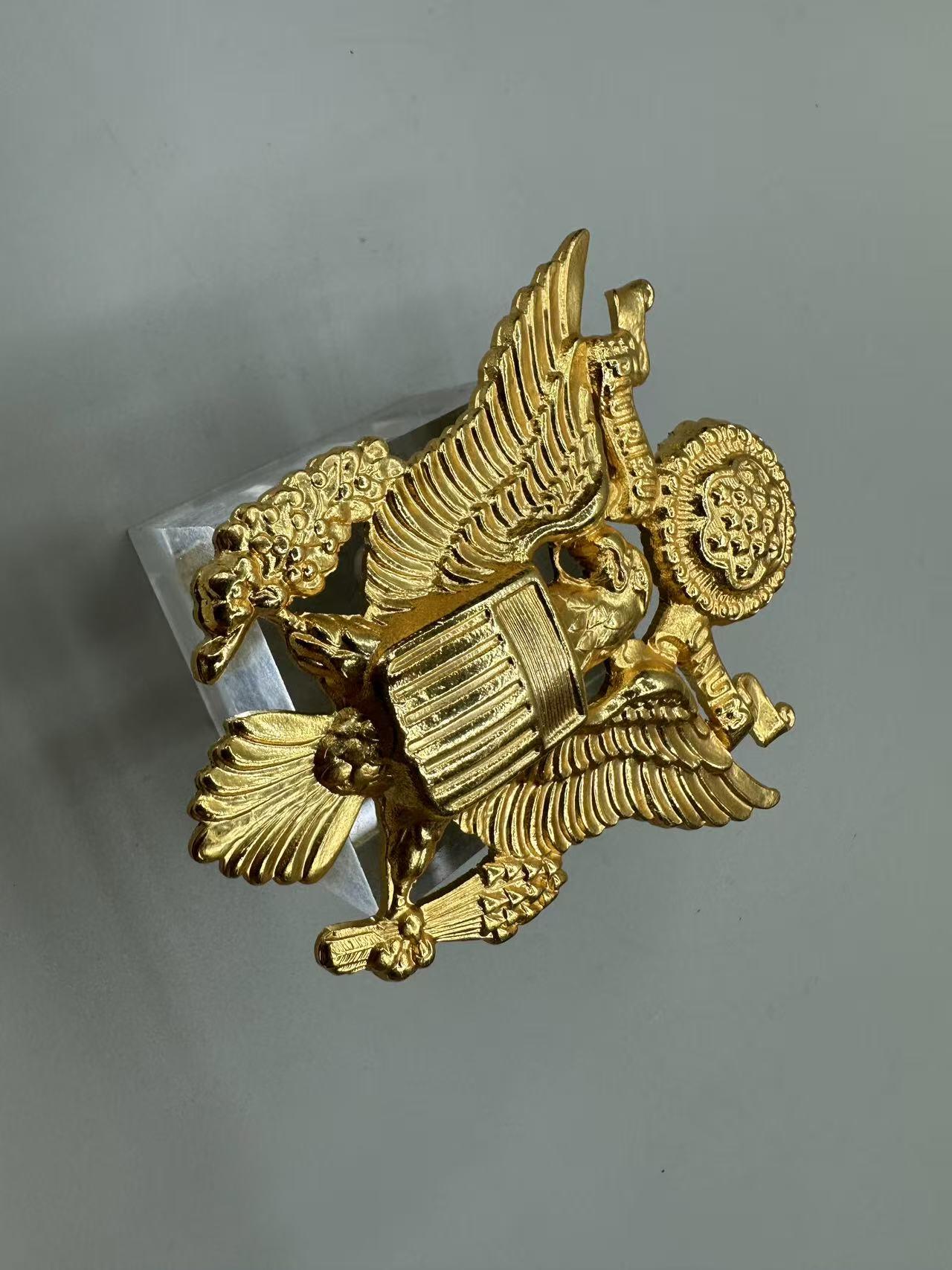 世界军品小玩意第一场 美军二战陆航最大号帽徽（末图左边为正常尺寸对比，非拍品）