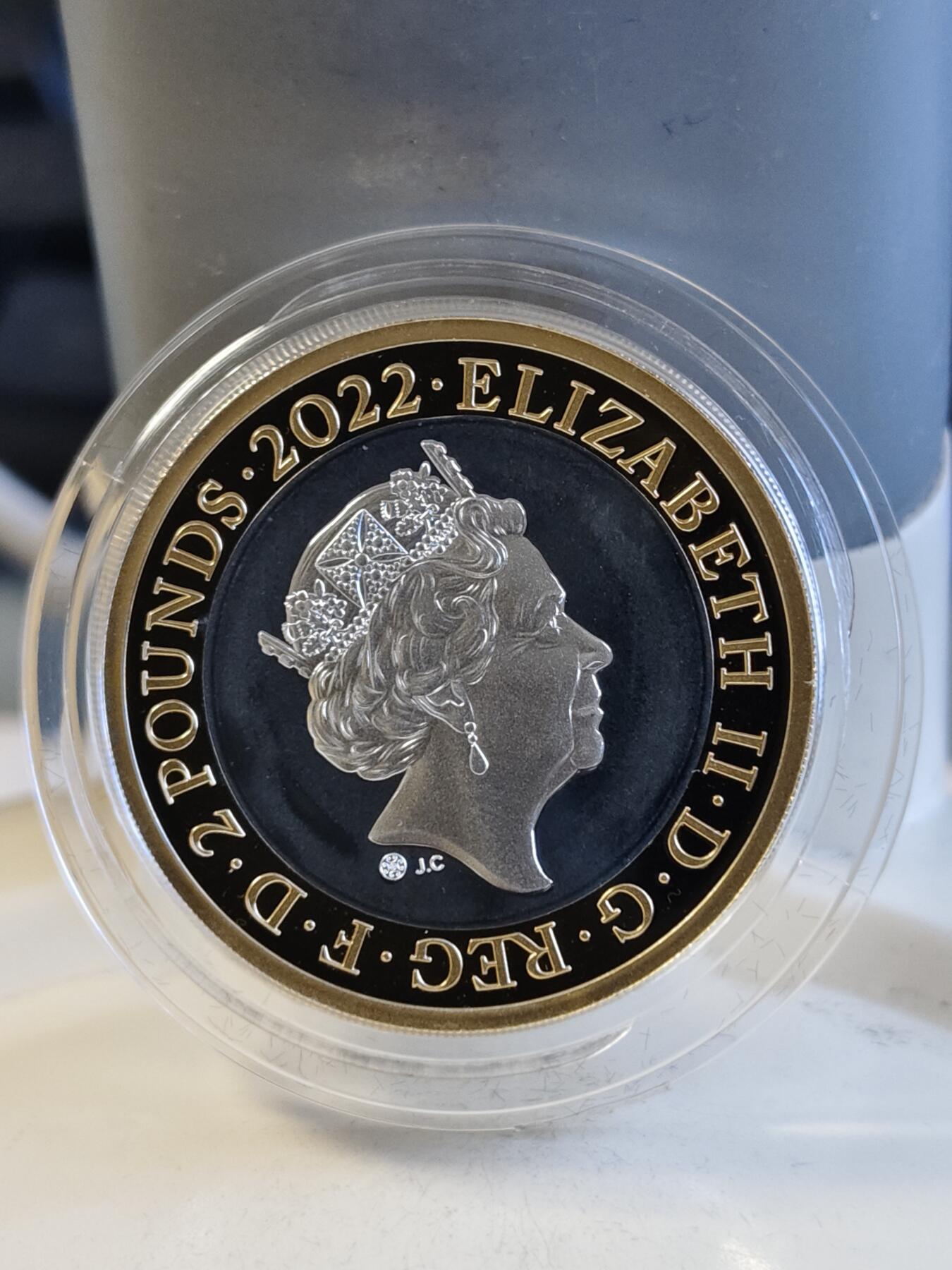 第168期拍卖【长期征集拍品】 英国2022年2镑双色币发行25周年双色镀金加厚银币，925银镀金，24克，发行1425枚，有氧化