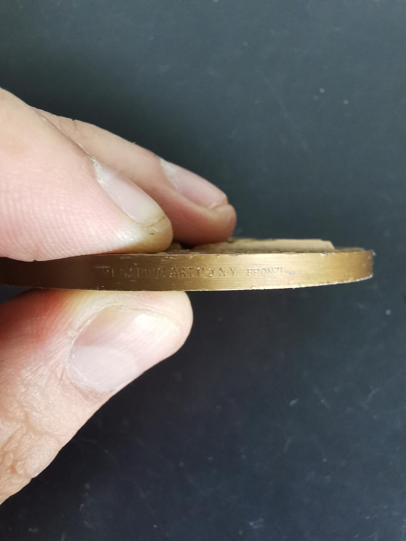 老王徽章第137期 美国内战100周年大铜章    直径64mm   重量133.7g