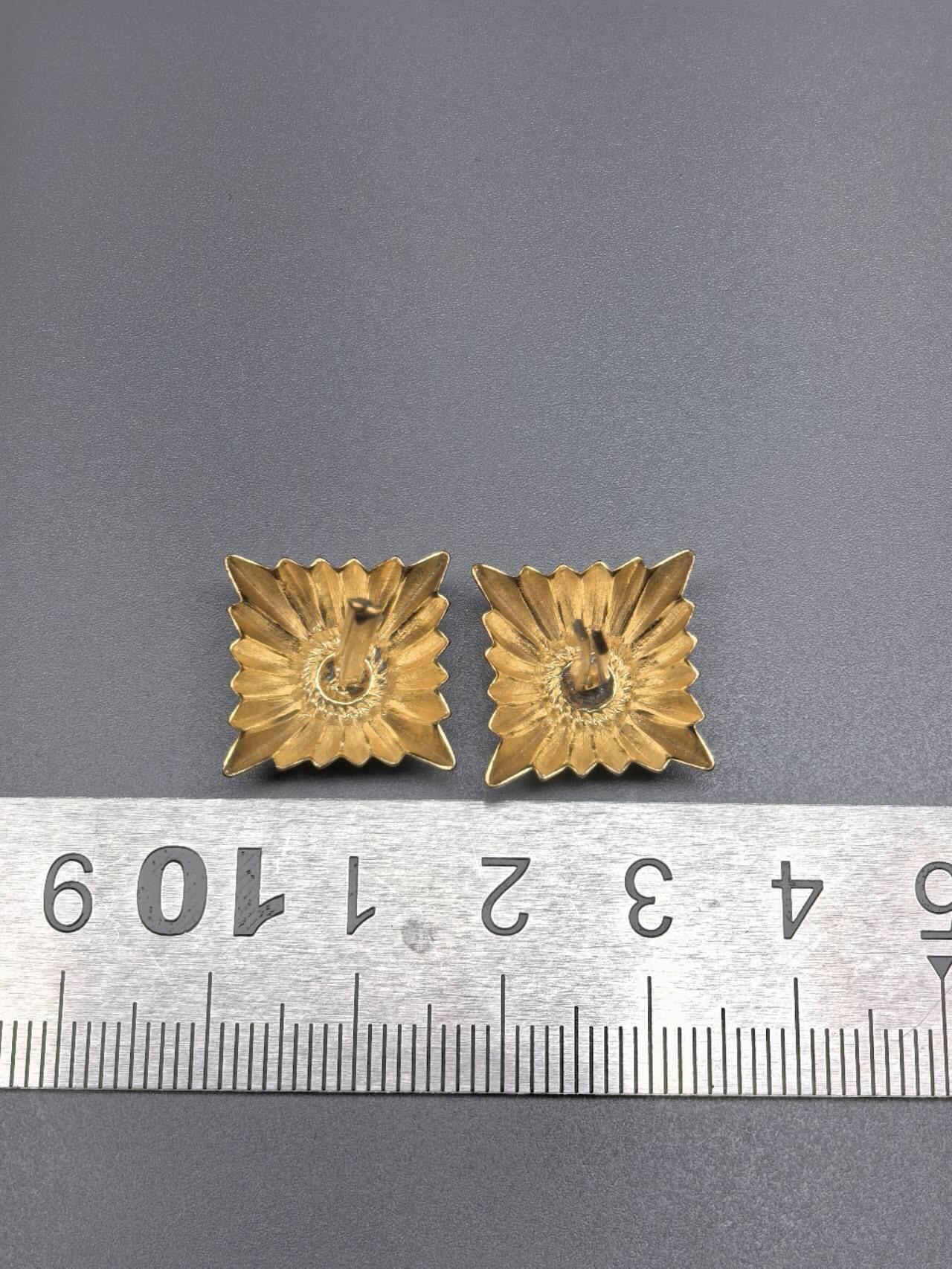 小驴勋章奖章收藏7月26日星期六晚18点拍卖（有偿代拍送拍规则在简介最后，店主微信码在最后一拍品，参拍须阅读规则后再参拍，关系到运费包装发货时效真假辨别等关键信息，送拍规则在最后介绍后面，8月2日暂停一期9日继续）