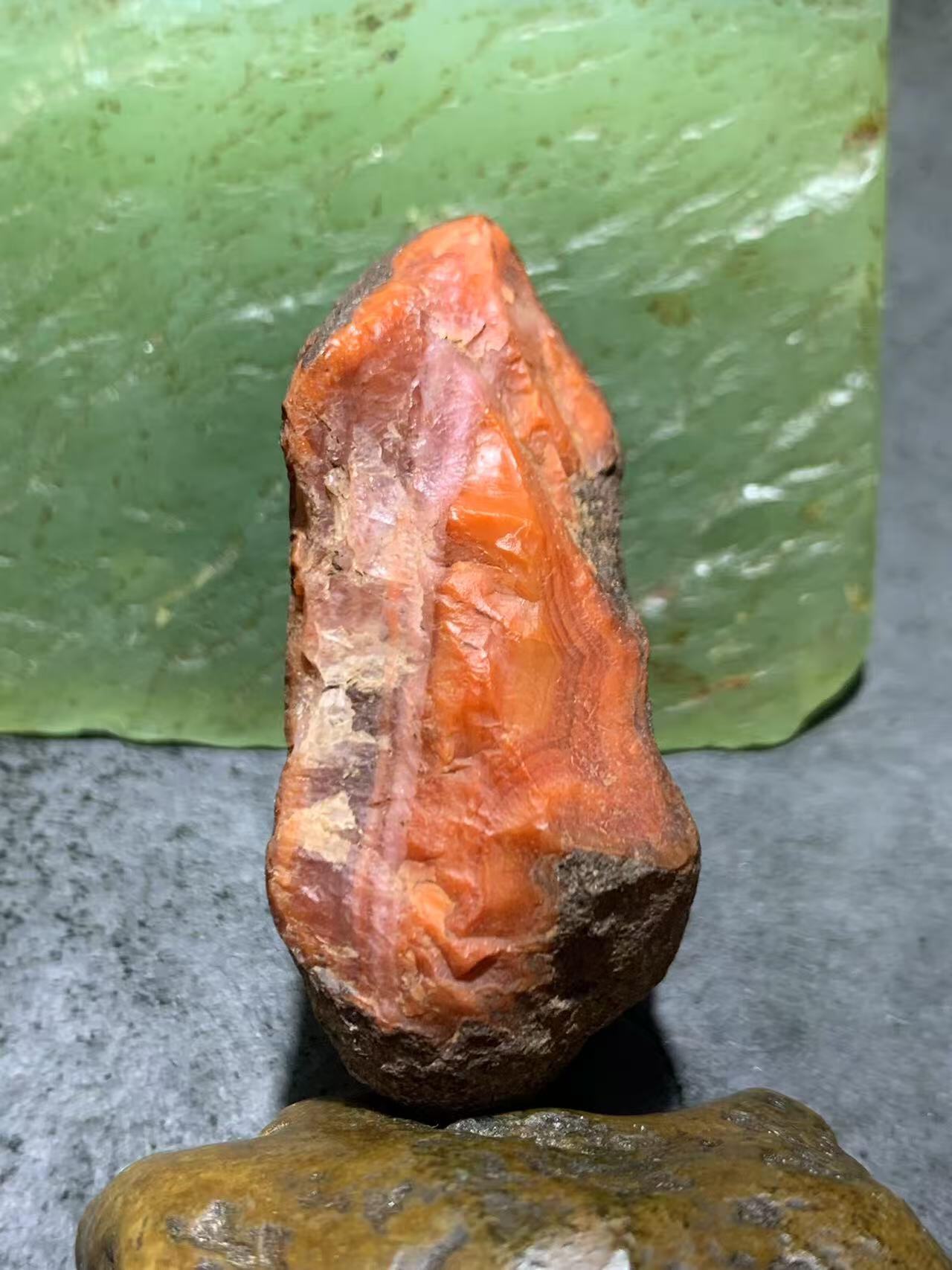 精美铁皮冰飘柿子红开窗料南红玛瑙原石一颗