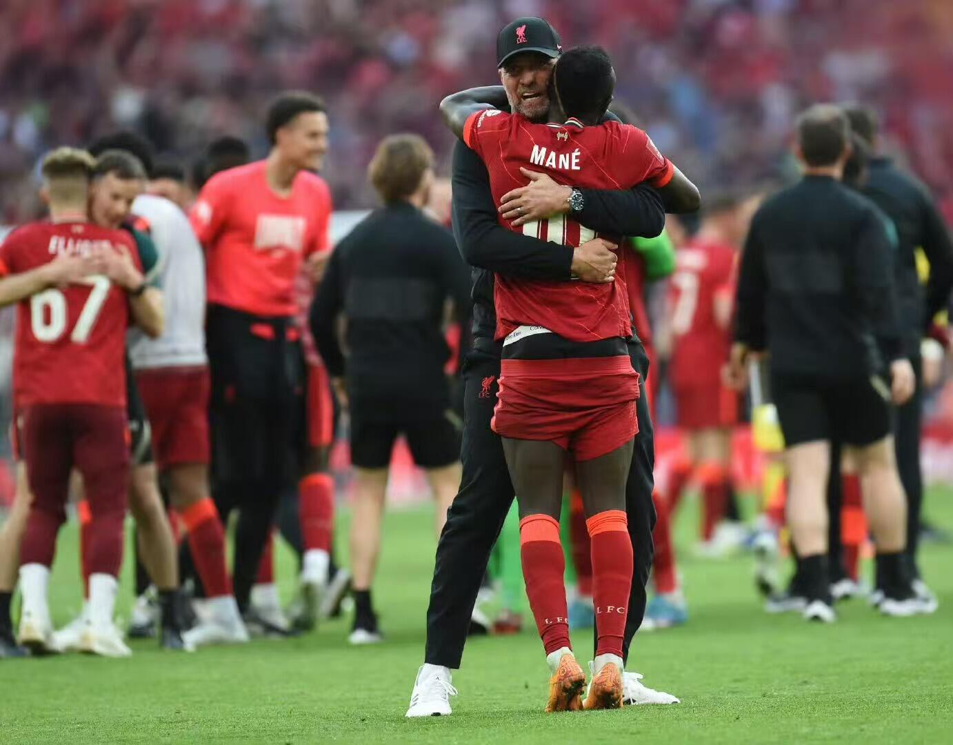 零元拍：赛迪奥-马内亲签利物浦足球俱乐部官方签字卡！尺寸： 203×152 MM