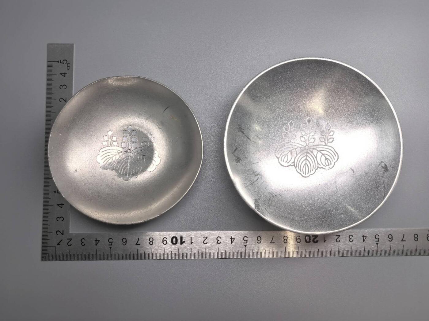 小驴勋章奖章收藏7月26日星期六晚18点拍卖（有偿代拍送拍规则在简介最后，店主微信码在最后一拍品，参拍须阅读规则后再参拍，关系到运费包装发货时效真假辨别等关键信息，送拍规则在最后介绍后面，8月2日暂停一期9日继续）