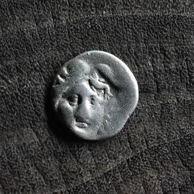 【良泉】【直播场】第三十五期，172组 银器、银饰、西方古代钱币专场，8月7日晚19.30点开拍！ - 【罕见】公元前205-200年【古希腊】罗德岛，克里特雇佣军，美杜莎银币，打海豚戳记，1.86克