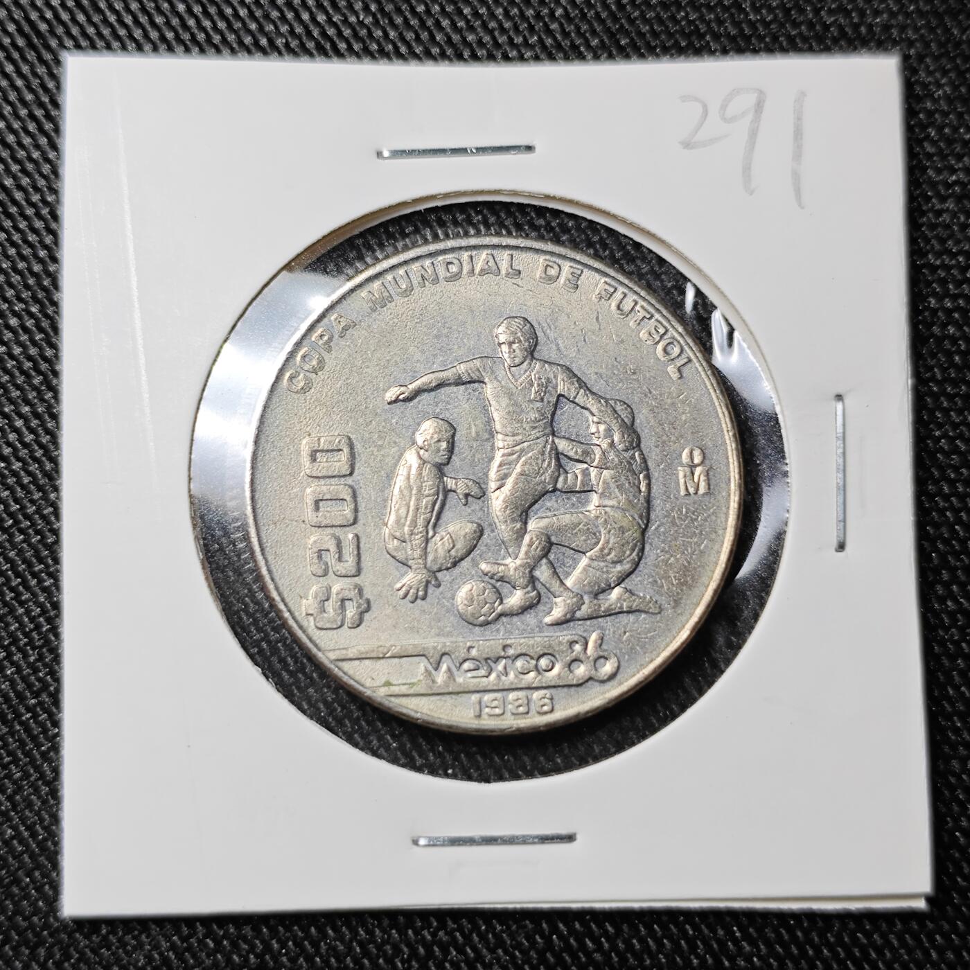 KK钱币收藏小铺 《批量/好品散币 套币 银币》专场 2月预留时间 周末发货  1986墨西哥200比索世界杯纪念币 好品