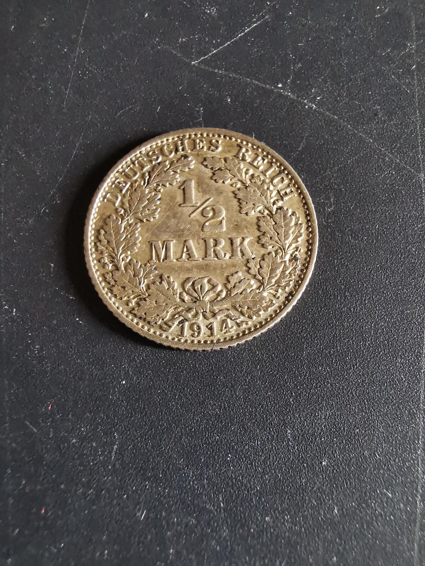 老王徽章第137期 德国一战时期1914年半马克银币   带盒子