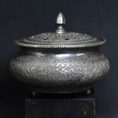 【良泉】【直播场】第三十五期，172组 银器、银饰、西方古代钱币专场，8月7日晚19.30点开拍！ - 232.8克，约19-20世纪【伊朗】錾刻花纹的银质香炉，含银量戳记标识“84”和制造地戳