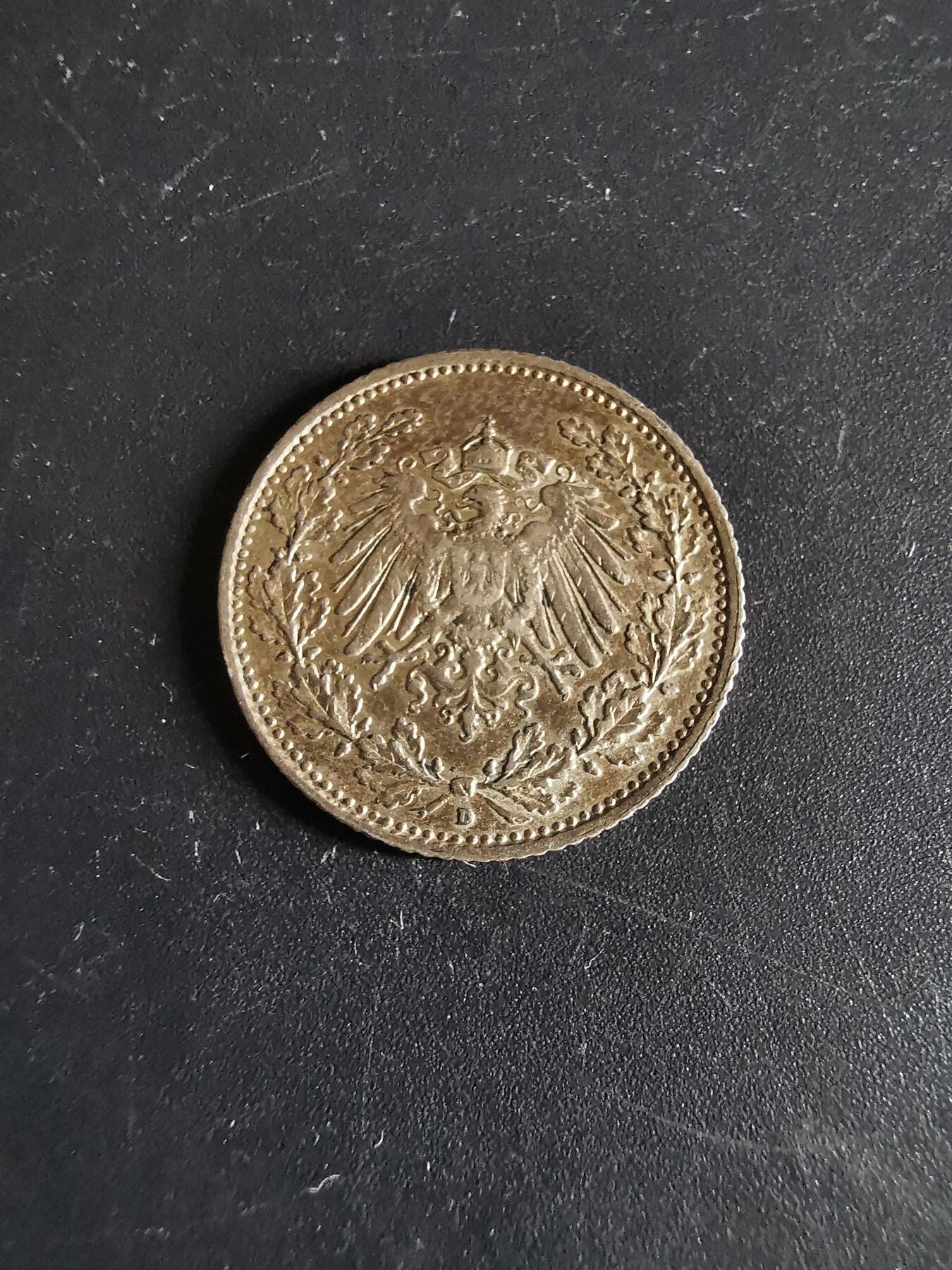老王徽章第137期 德国一战时期1914年半马克银币   带盒子