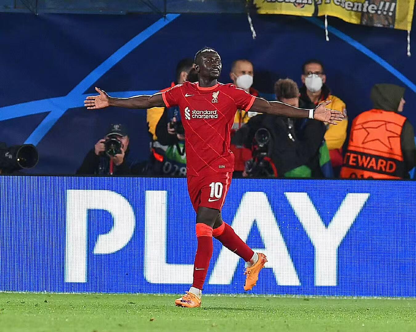 零元拍：赛迪奥-马内亲签利物浦足球俱乐部官方签字卡！尺寸： 203×152 MM