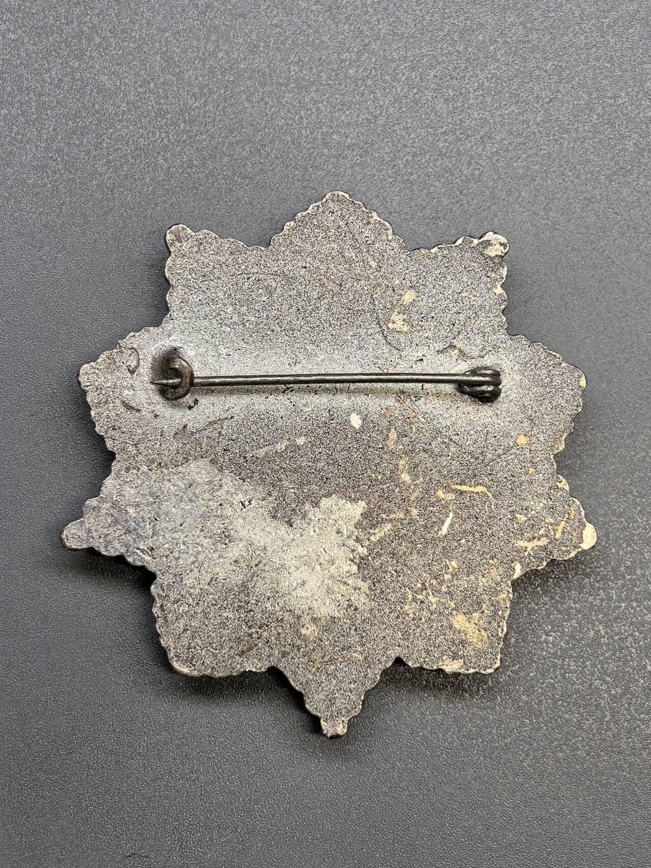 小驴勋章奖章收藏7月26日星期六晚18点拍卖（有偿代拍送拍规则在简介最后，店主微信码在最后一拍品，参拍须阅读规则后再参拍，关系到运费包装发货时效真假辨别等关键信息，送拍规则在最后介绍后面，8月2日暂停一期9日继续） 阿尔巴尼亚二级斯坎德培勋章