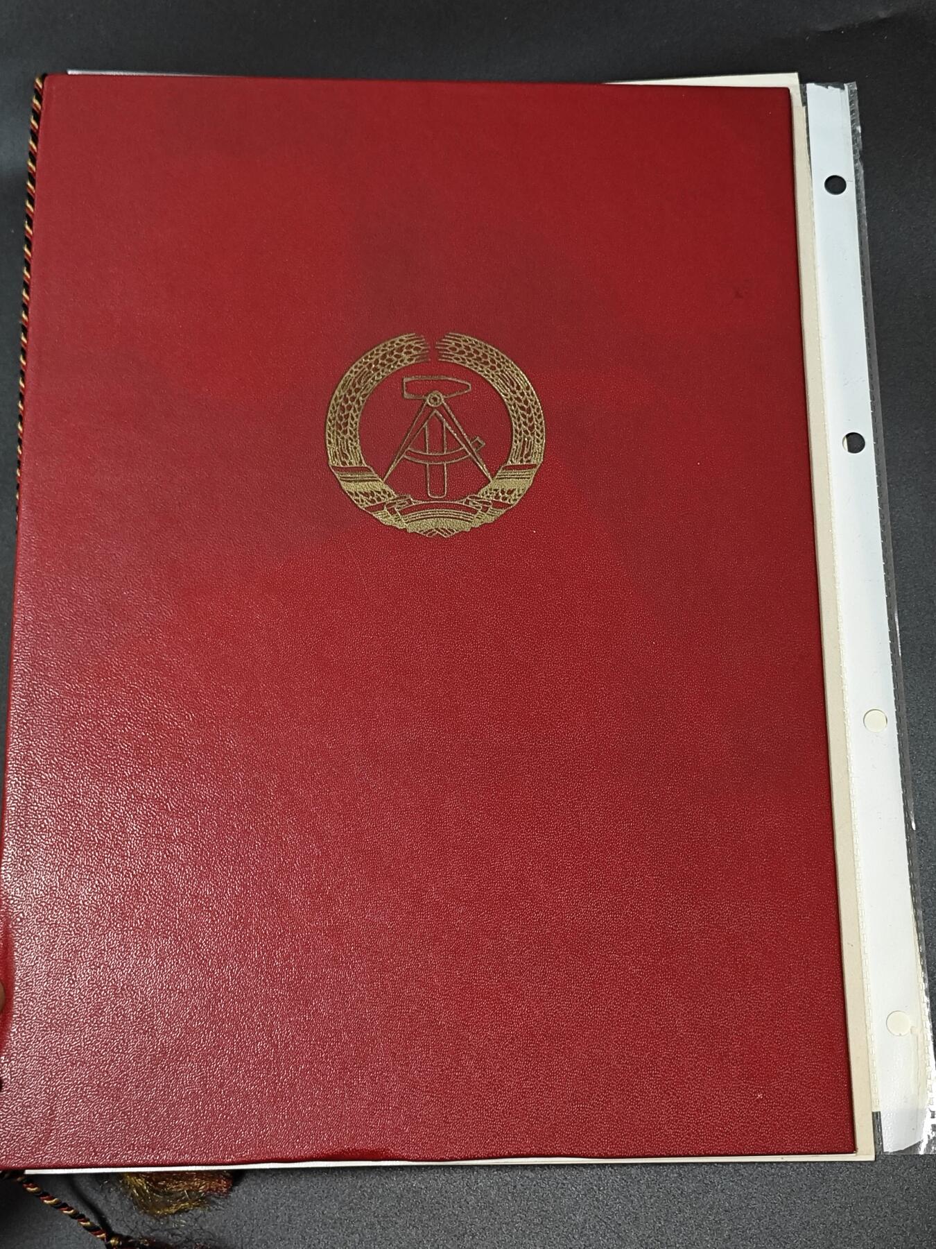 RimeNova韵星2025军品类夏季拍卖会-- RimeNova 2025 Summer Militaria Sale  民主德国集体劳动荣誉奖章，同一人三套