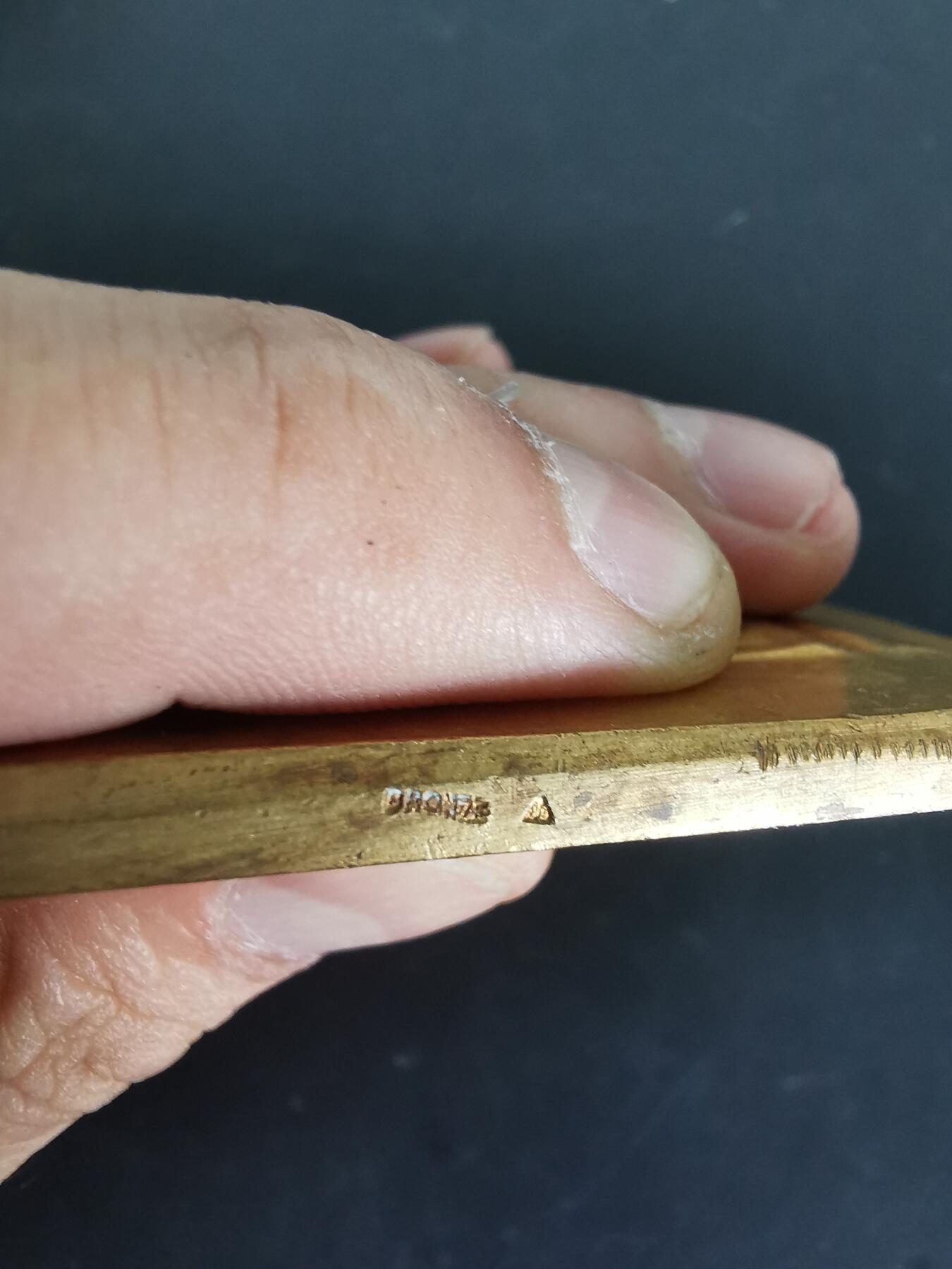 老王徽章第137期 法国航海家ALBERT GLANDAZ镀金方形大铜章    尺寸76×72mm   重量162.3g