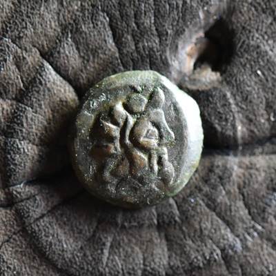 【良泉】第36期【直播场】8月21日晚19.30点开拍！173组，西方古代钱币、杂项专场 - 【美品】公元前275-245年【古希腊】博斯布鲁斯王国统治下的潘提卡佩姆城，萨提尔/弓箭图案铜币，1.81克