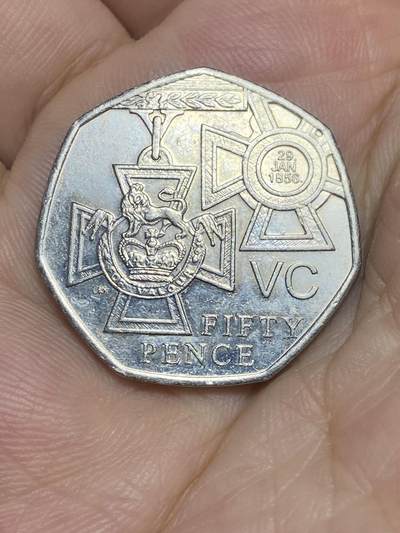 2025年第七十一场(总第九十七场）外国好品散币(免佣金) - 少见–英国🇬🇧2006年50便士(维多利亚十字勋章创立150周年纪念币，首发年)