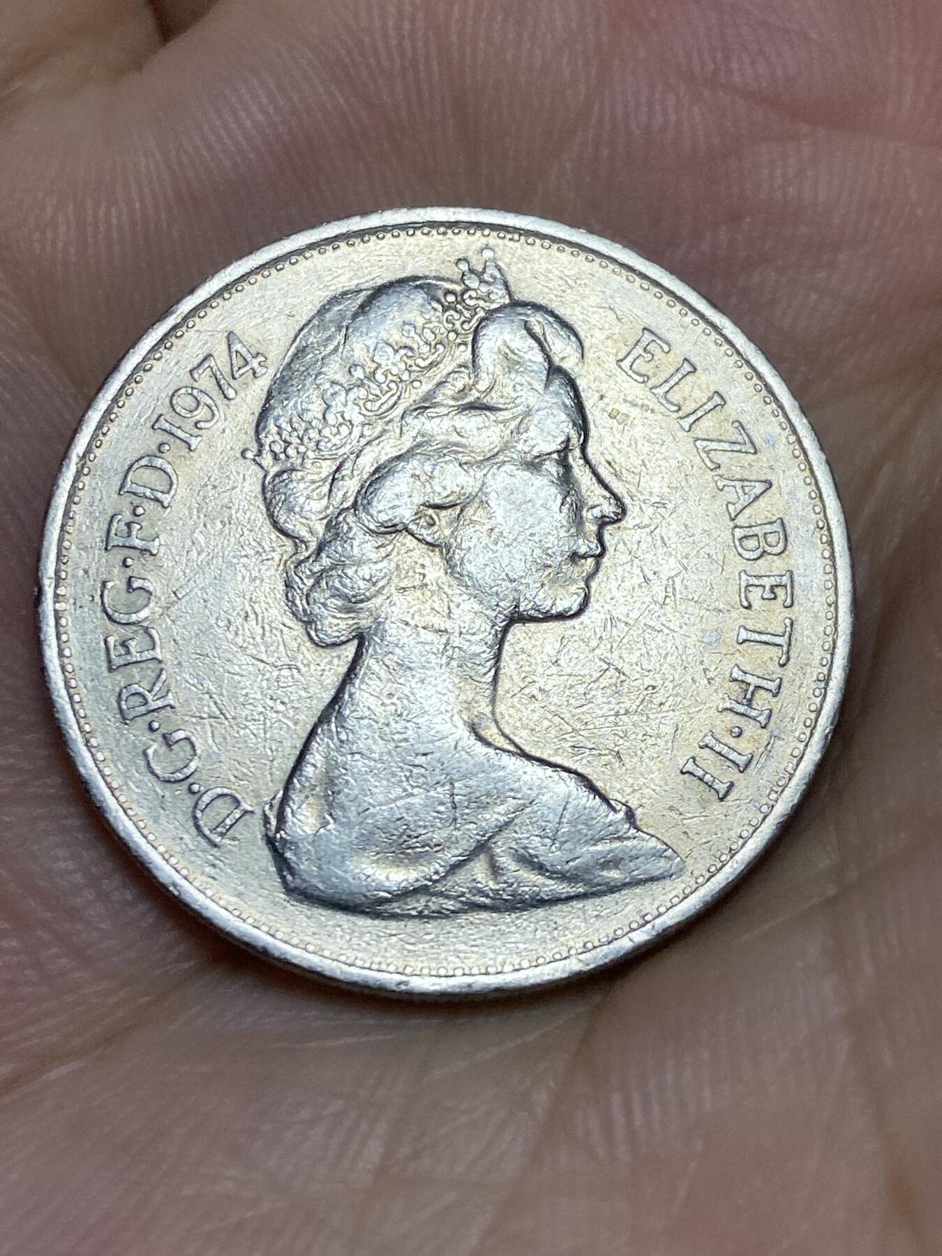 2025年第七十一场(总第九十七场）外国好品散币(免佣金) 英国🇬🇧1974年10新便士(伊丽莎白二世中年花冠，十进制第一版)