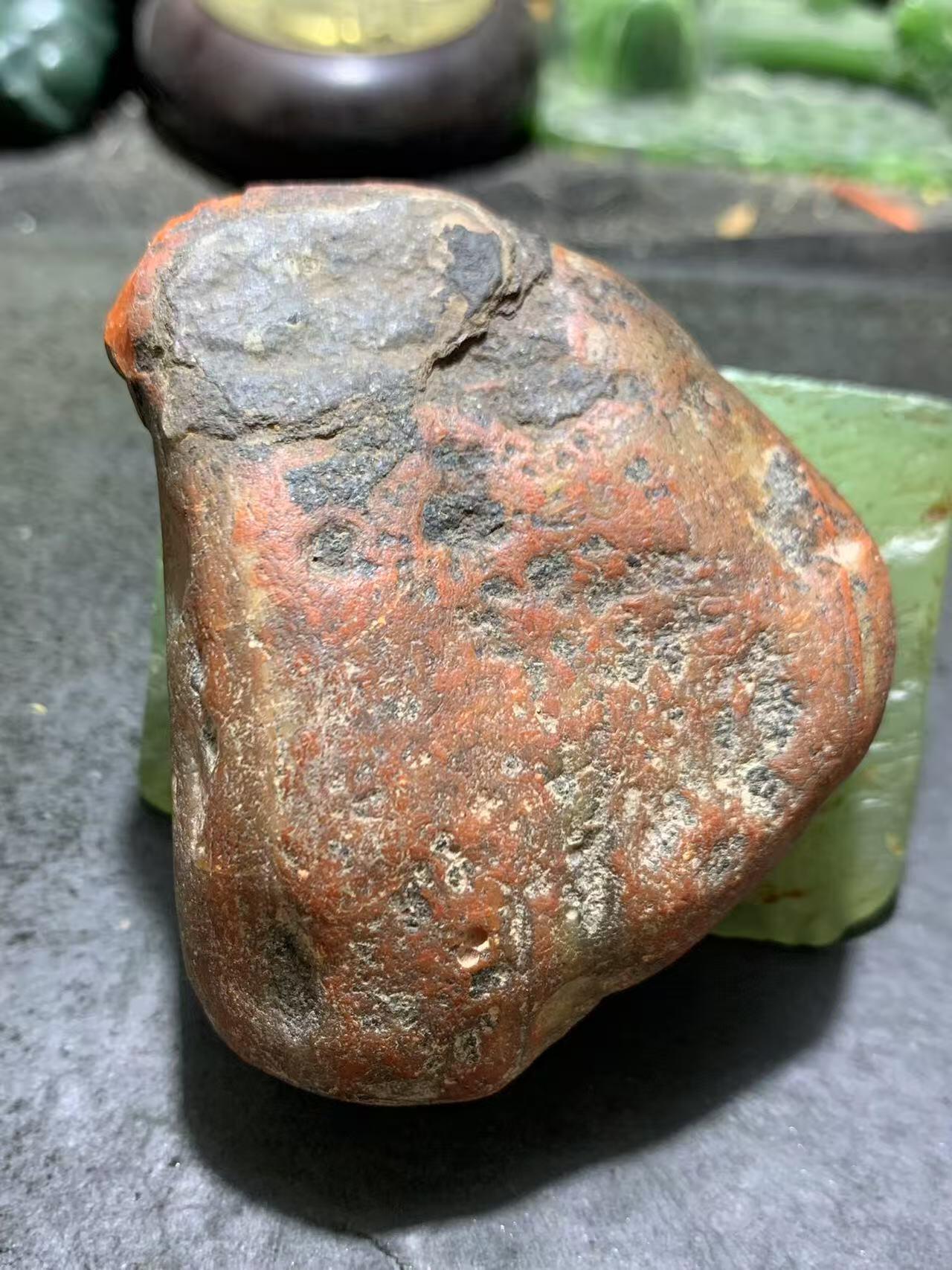 精美冰飘红皮开窗料柿子红冻料南红玛瑙原石一颗，