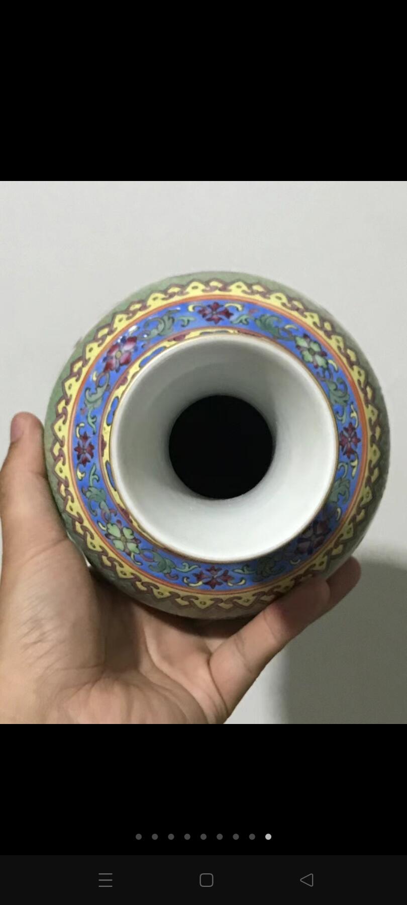 清乾隆硬粉彩开窗金玉满堂题材赏瓶！寓意吉祥如意！画工细路！发色釉水一流！全美品！