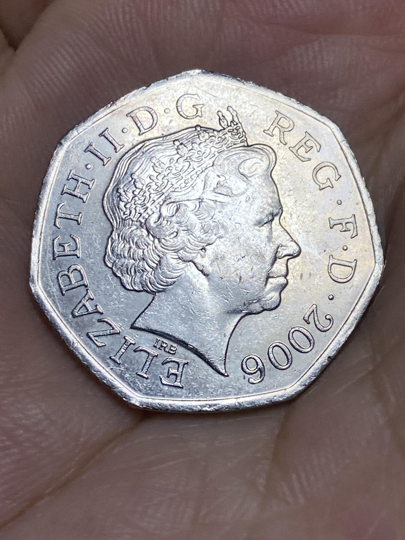 2025年第七十一场(总第九十七场）外国好品散币(免佣金) 少见–英国🇬🇧2006年50便士(维多利亚十字勋章创立150周年纪念币，首发年)