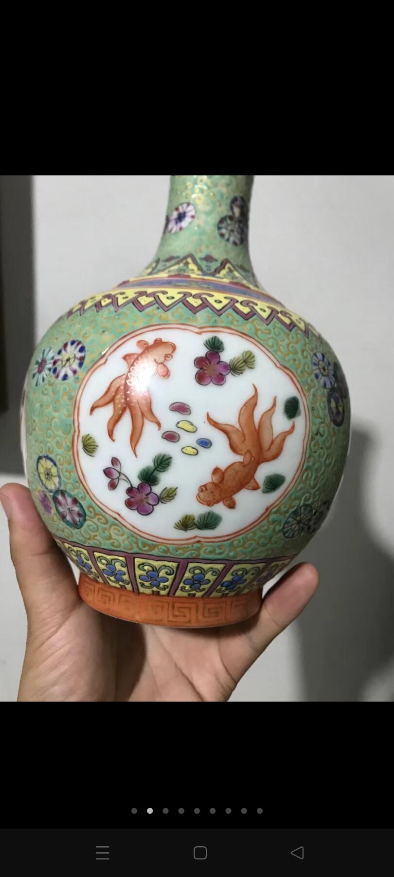 清乾隆硬粉彩开窗金玉满堂题材赏瓶！寓意吉祥如意！画工细路！发色釉水一流！全美品！