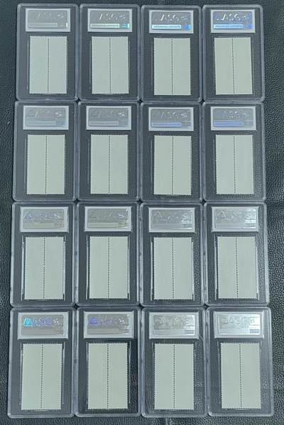 洪涛臻品批发群 精选邮票限时拍卖第1119期  T44 齐白石（双联）十六枚大全套， ASG95高分，中盒无划痕   撕版送评(一次性出分)，非常难得。 双连入盒非常漂亮，95分大全套有较高的收藏价值和欣赏价值。 四大金刚之一 永远的经典品种。末图之前拍卖成交价做参考，注意抄底