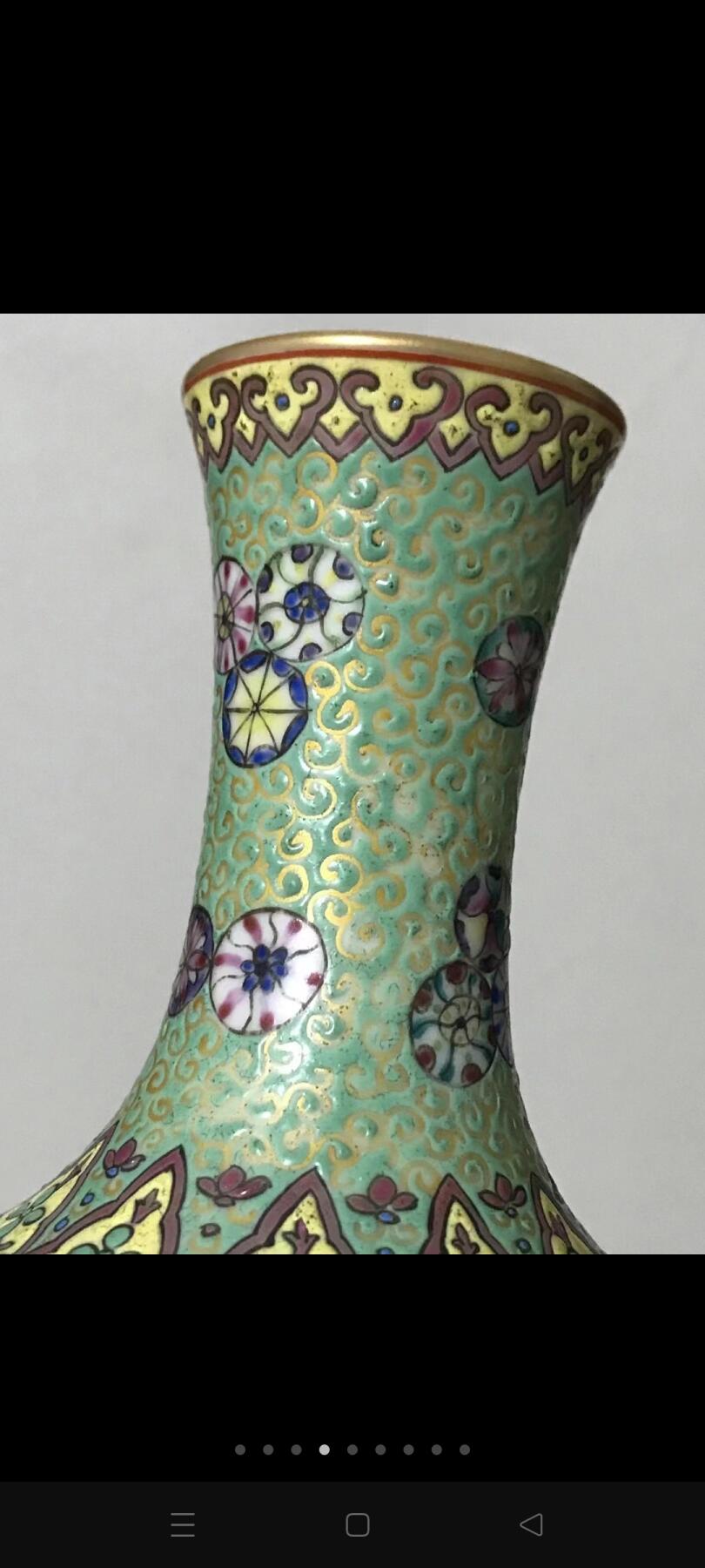 清乾隆硬粉彩开窗金玉满堂题材赏瓶！寓意吉祥如意！画工细路！发色釉水一流！全美品！