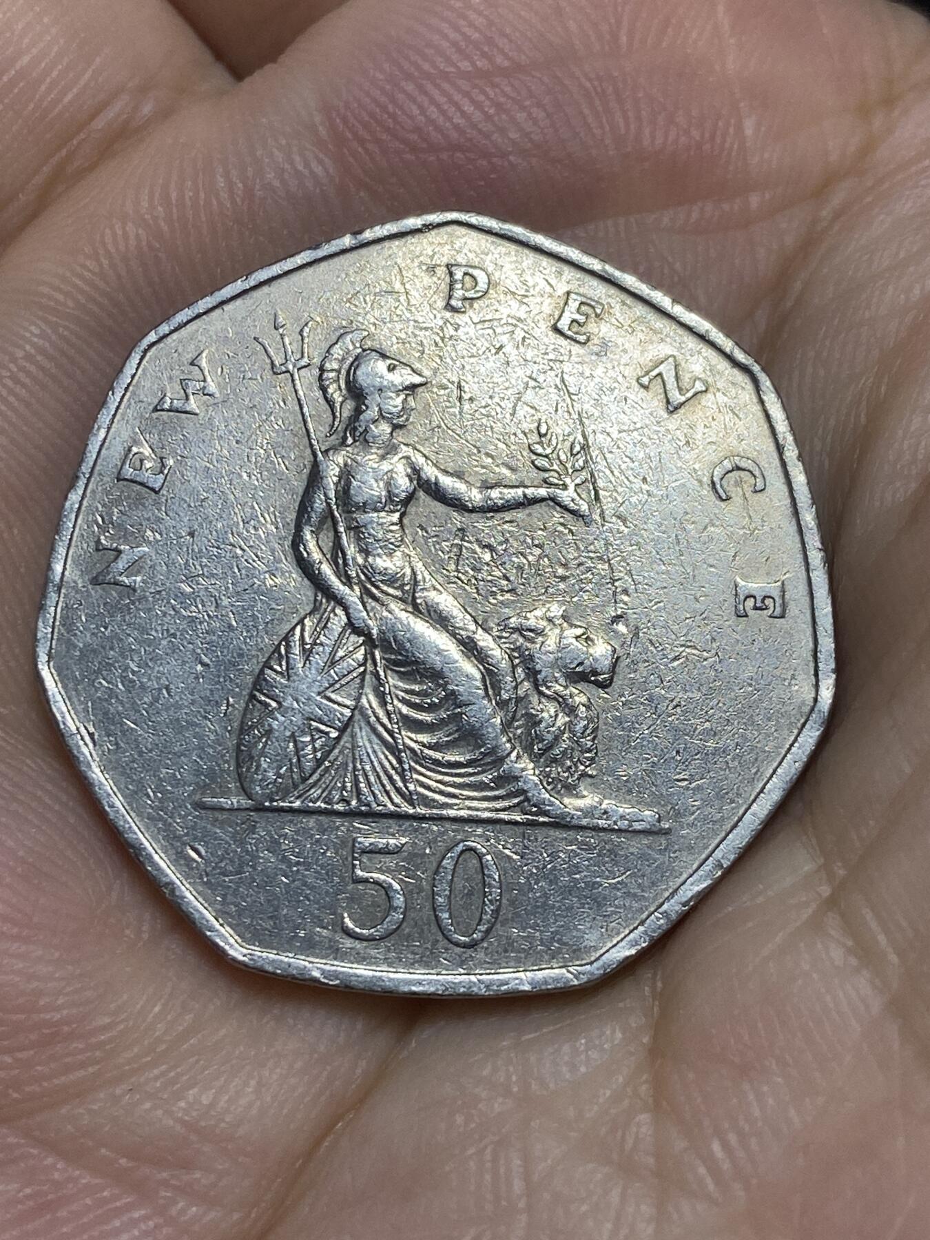 2025年第七十一场(总第九十七场）外国好品散币(免佣金) 英国🇬🇧1969年50新便士(伊丽莎白二世中年花冠，十进制第一版首发年)