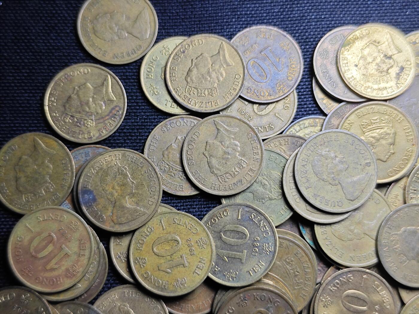KK钱币收藏小铺 《批量/好品散币 套币 银币》专场 2月预留时间 周末发货  香港女王小一毫铜币135枚