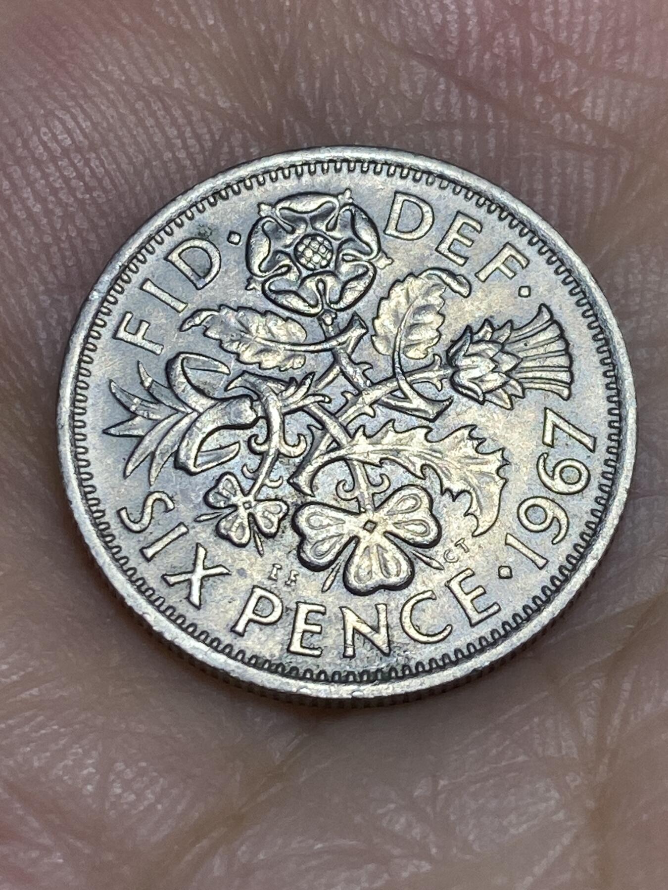 2025年第七十一场(总第九十七场）外国好品散币(免佣金) 英国🇬🇧1967年6便士(伊丽莎白二世青年桂冠第二版，普制币关门年)
