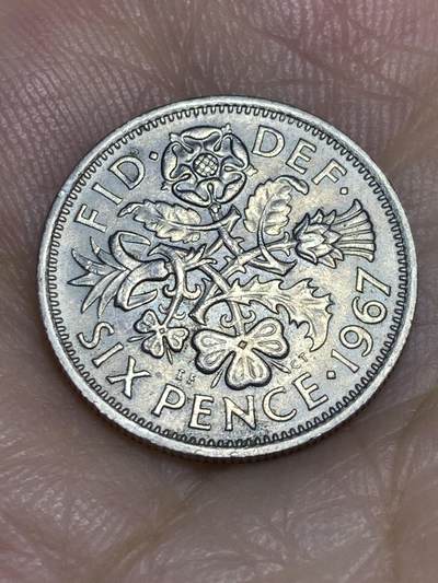 2025年第七十一场(总第九十七场）外国好品散币(免佣金) - 英国🇬🇧1967年6便士(伊丽莎白二世青年桂冠第二版，普制币关门年)