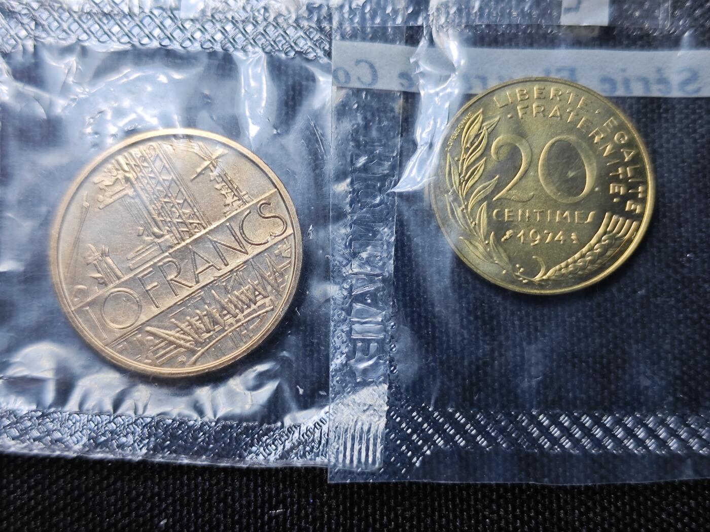 KK钱币收藏小铺 《批量/好品散币 套币 银币》专场 2月预留时间 周末发货  1974法国大小面值清年 塑封币