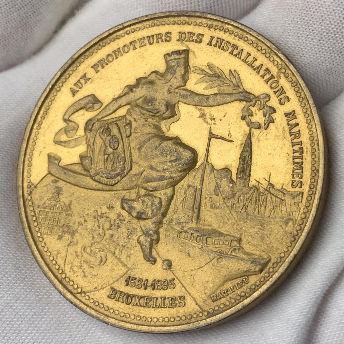 掌中浮雕-藏着的欧洲第032场 1895年布鲁塞尔海事镀金铜章 ，51mm ，52.8g