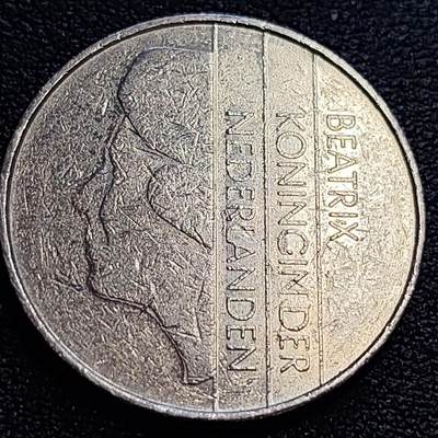 泉币菌-第63场-精品场 1983年 荷兰王国2.5盾镍币 贝娅特丽克丝头像 入欧前 已绝版 29mm