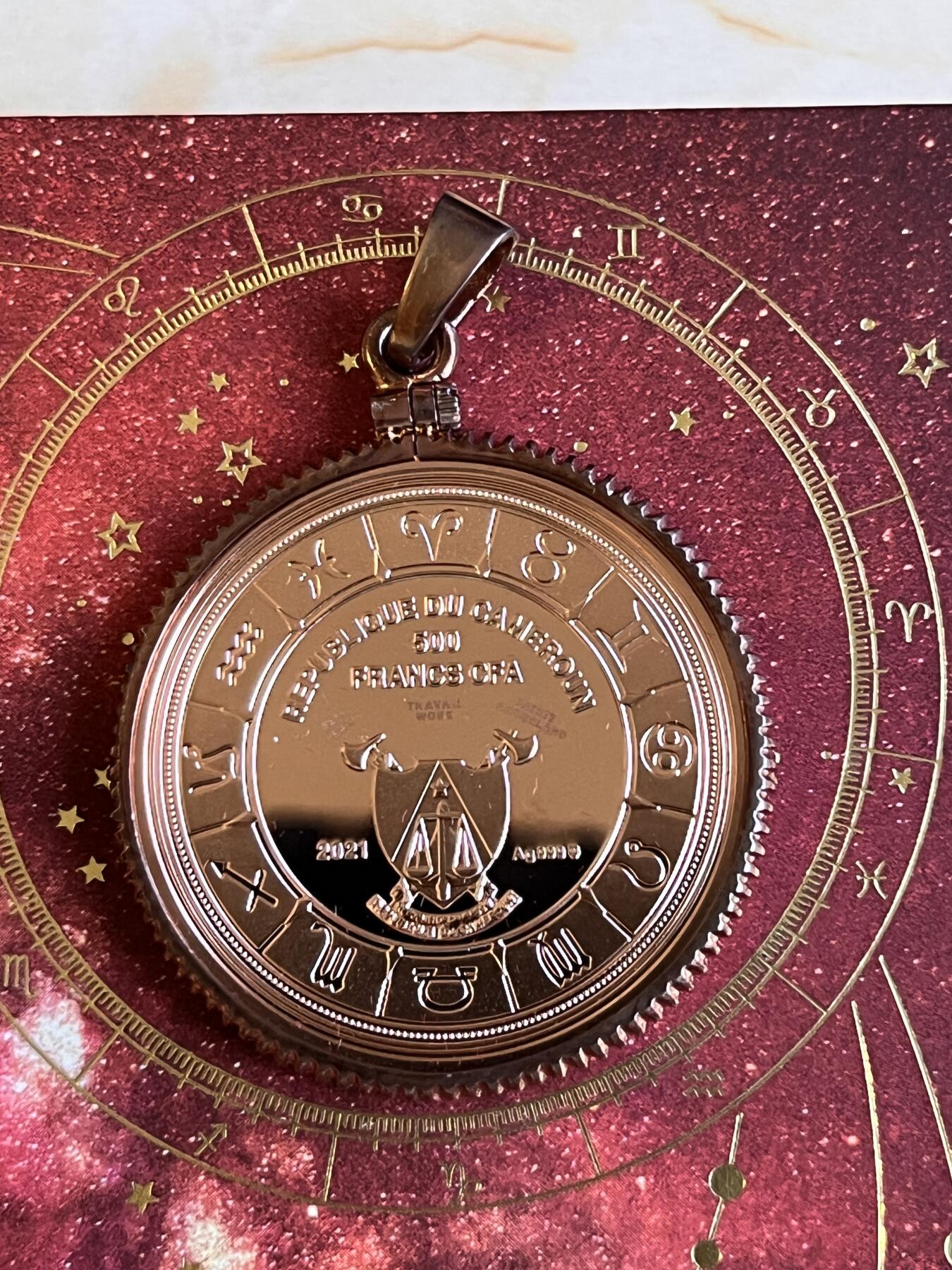 第168期拍卖【长期征集拍品】 喀麦隆2021年十二星座系列天蝎座镀玫瑰金纪念银币，999银镀金，10克，发行999枚