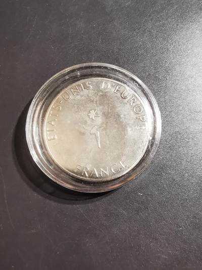 老王徽章第138期 - 爱尔兰旅游与艺术纪念章    带塑料盒    直径41mm   重量30g