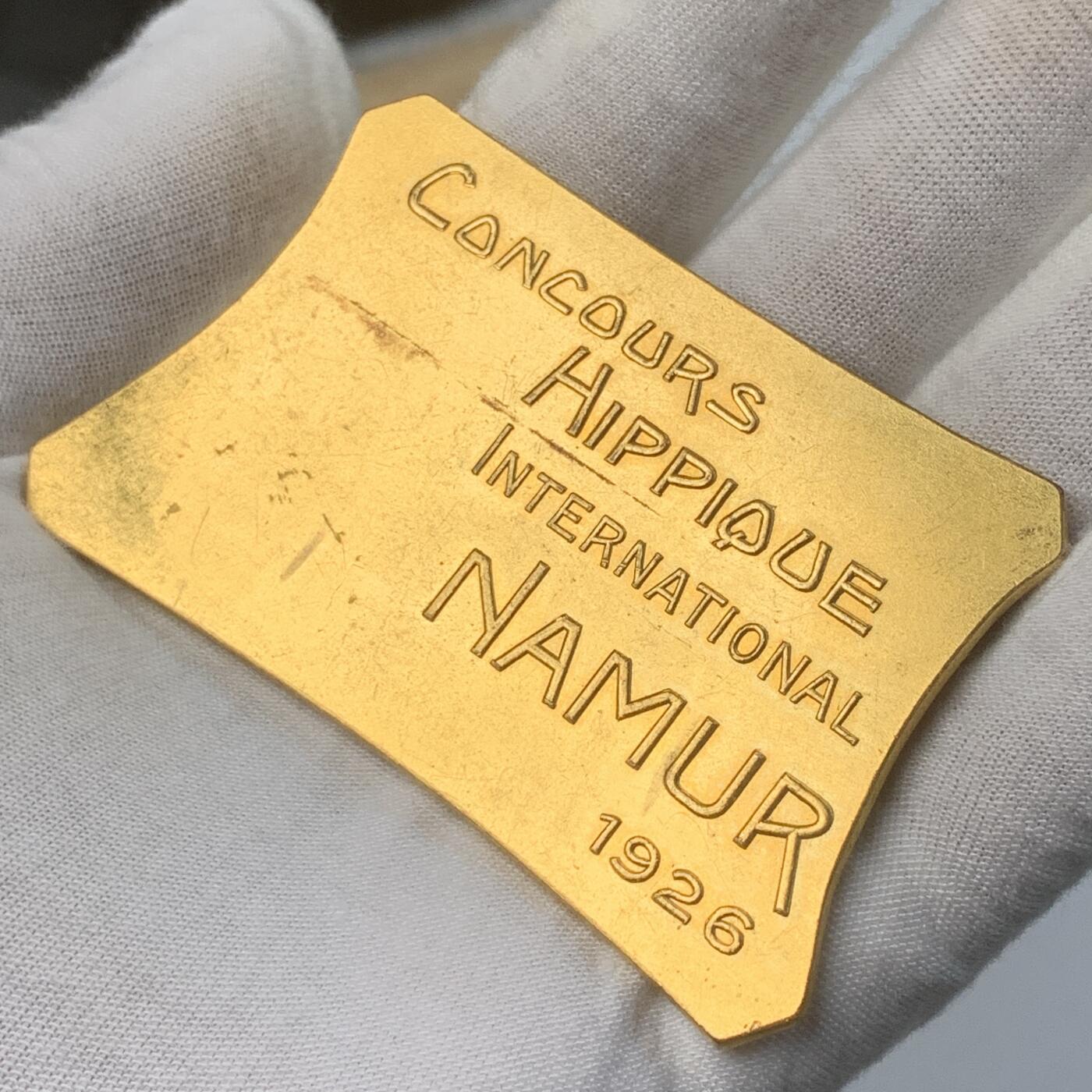 掌中浮雕-藏着的欧洲第032场 1926年比利时Namur市马术节镀金铜章，长宽最大尺寸：75*47mm