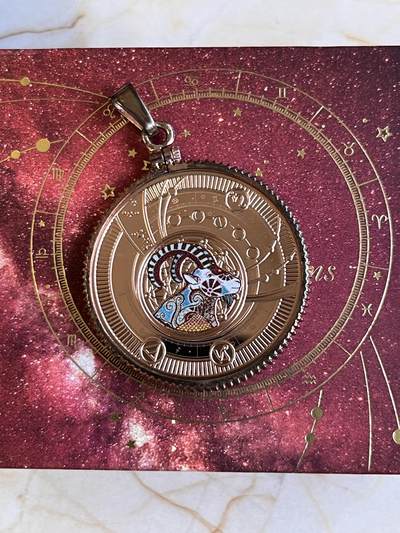 第168期拍卖【长期征集拍品】 - 喀麦隆2021年十二星座系列摩羯座镀玫瑰金银币，999银镀金，10克，发行999枚，有氧化