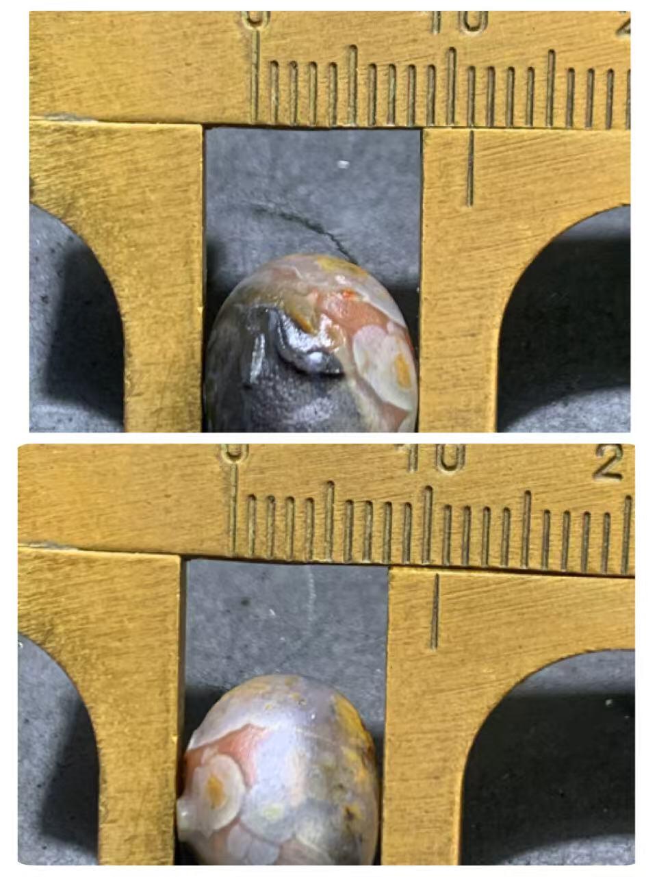 精美亚光冻料草花纹战国红玛瑙手工雕刻心字随形珠一颗，
