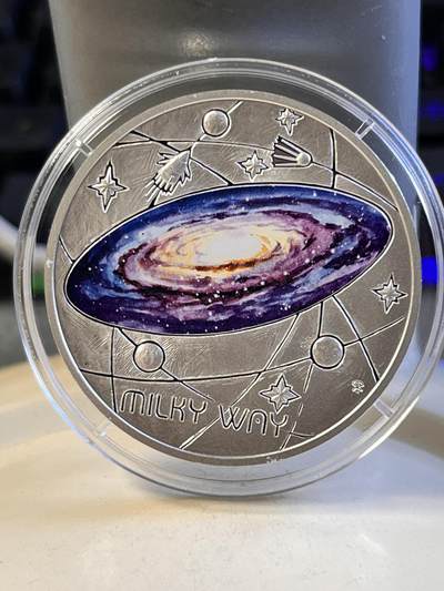 第168期拍卖【长期征集拍品】 - 纽埃2022年银河系彩色1盎司纪念银币，999银，发行2500枚