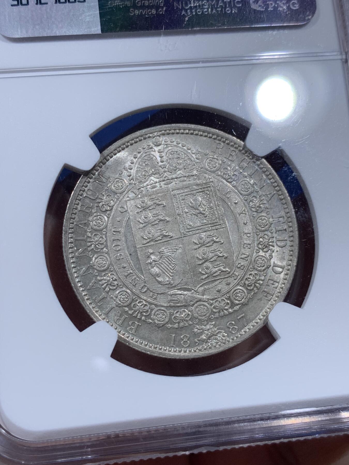 《竞宝斋》第405场 周日，周一，2场连拍 （全场包邮） NGC MS62 英国1887年维多利亚高冠半克朗，深打带镜面感