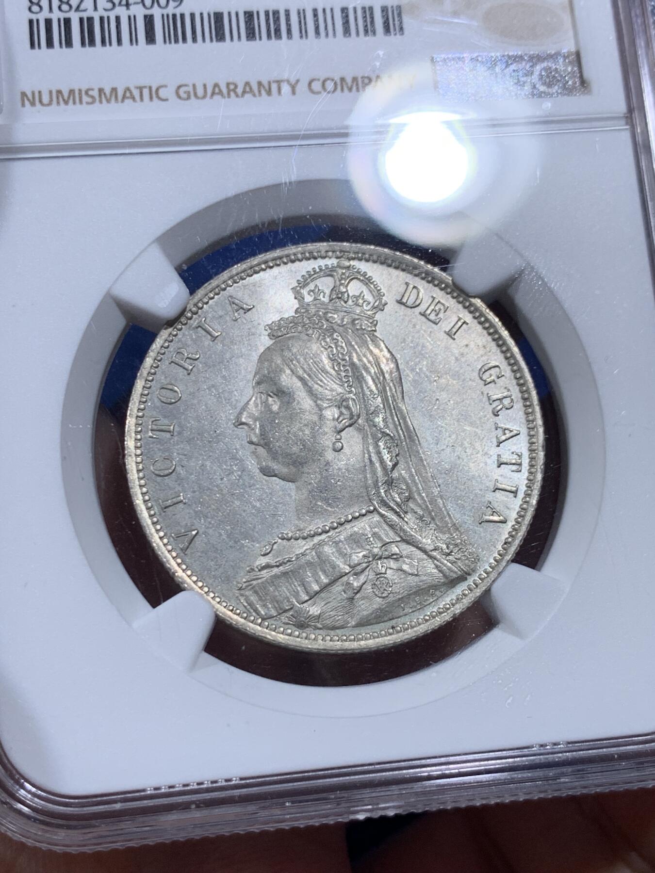 《竞宝斋》第405场 周日，周一，2场连拍 （全场包邮） NGC MS62 英国1887年维多利亚高冠半克朗，深打带镜面感