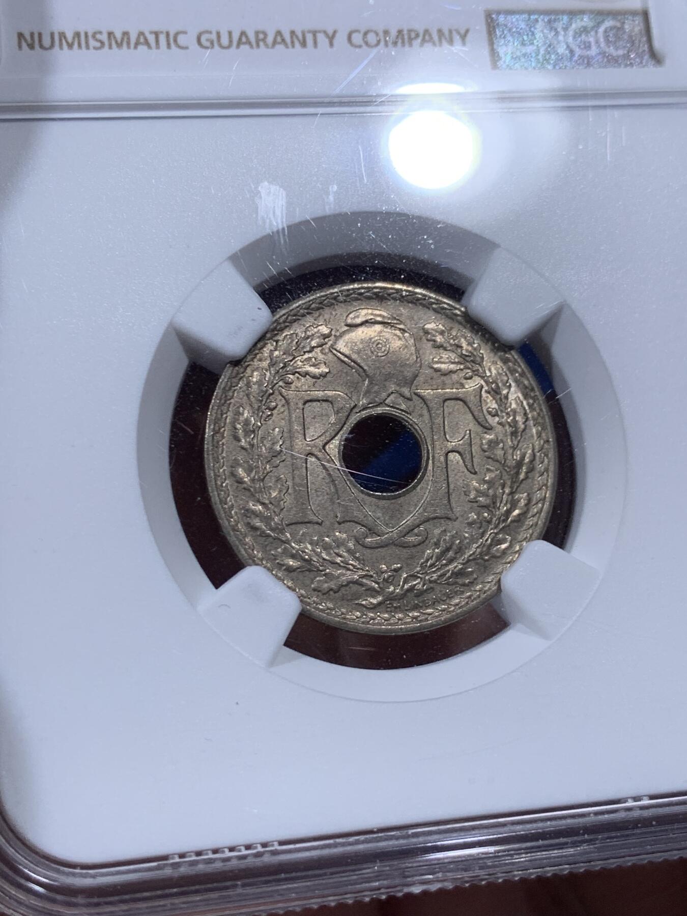 《竞宝斋》第405场 周日，周一，2场连拍 （全场包邮） NGC MS64 法国1939年25生丁镍币，好品不多见